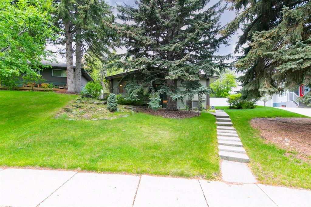 New property listed in Charleswood, Calgary